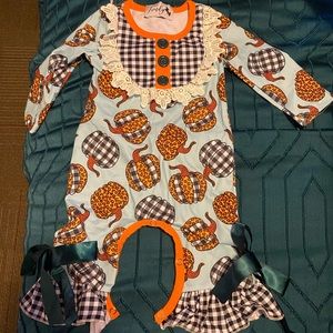 Boutique pumpkins outfit 0-3 months